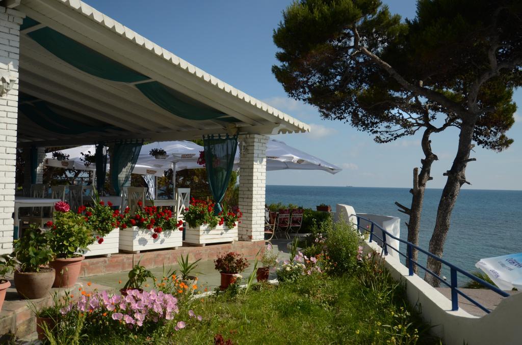 West Beach Apartment Durrës Exteriör bild