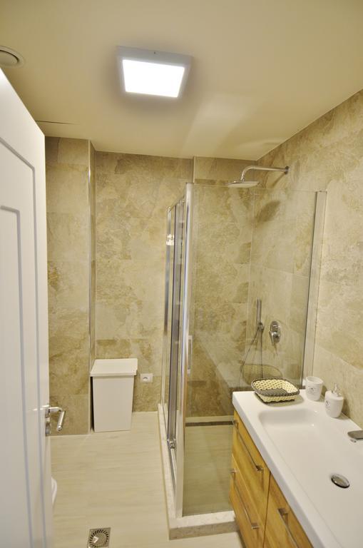 West Beach Apartment Durrës Exteriör bild