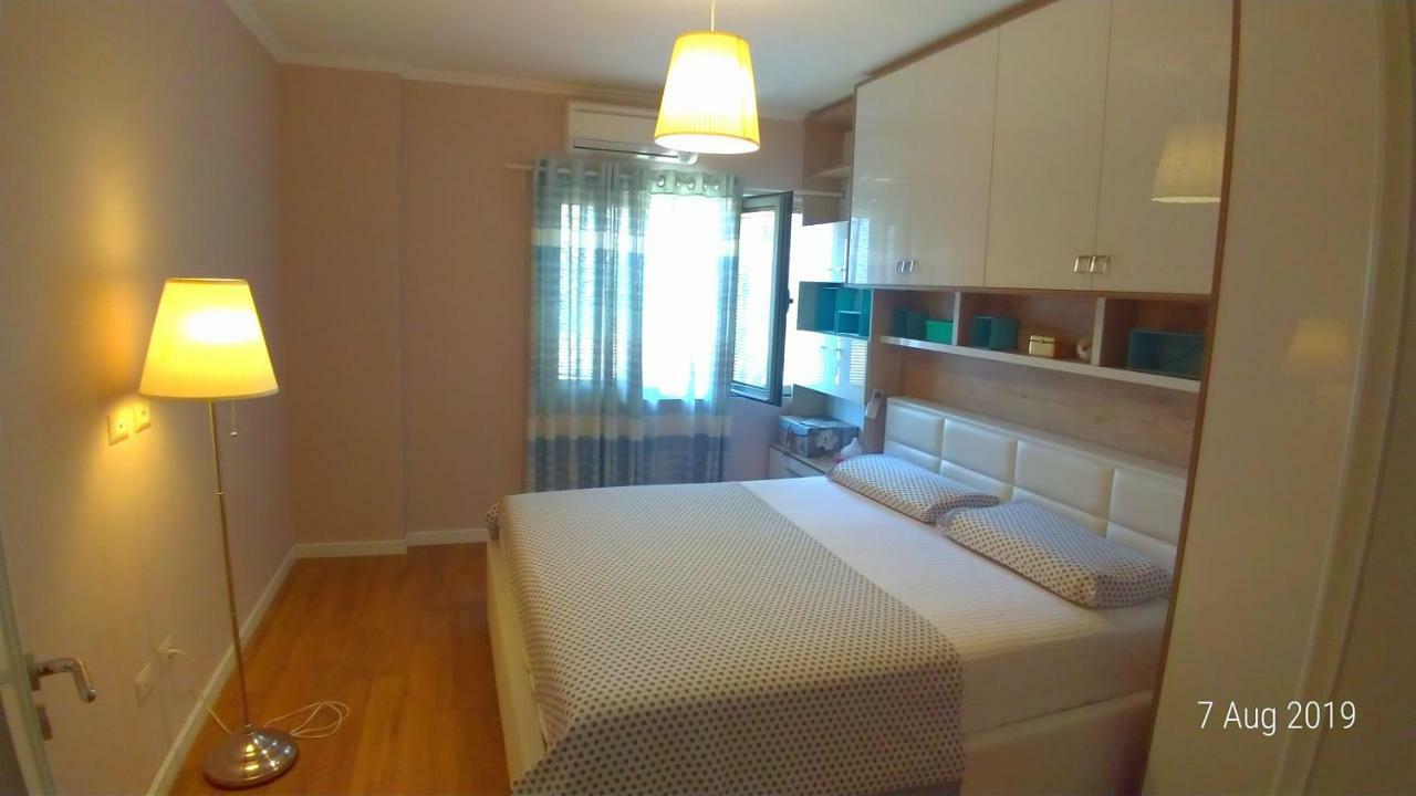 West Beach Apartment Durrës Exteriör bild