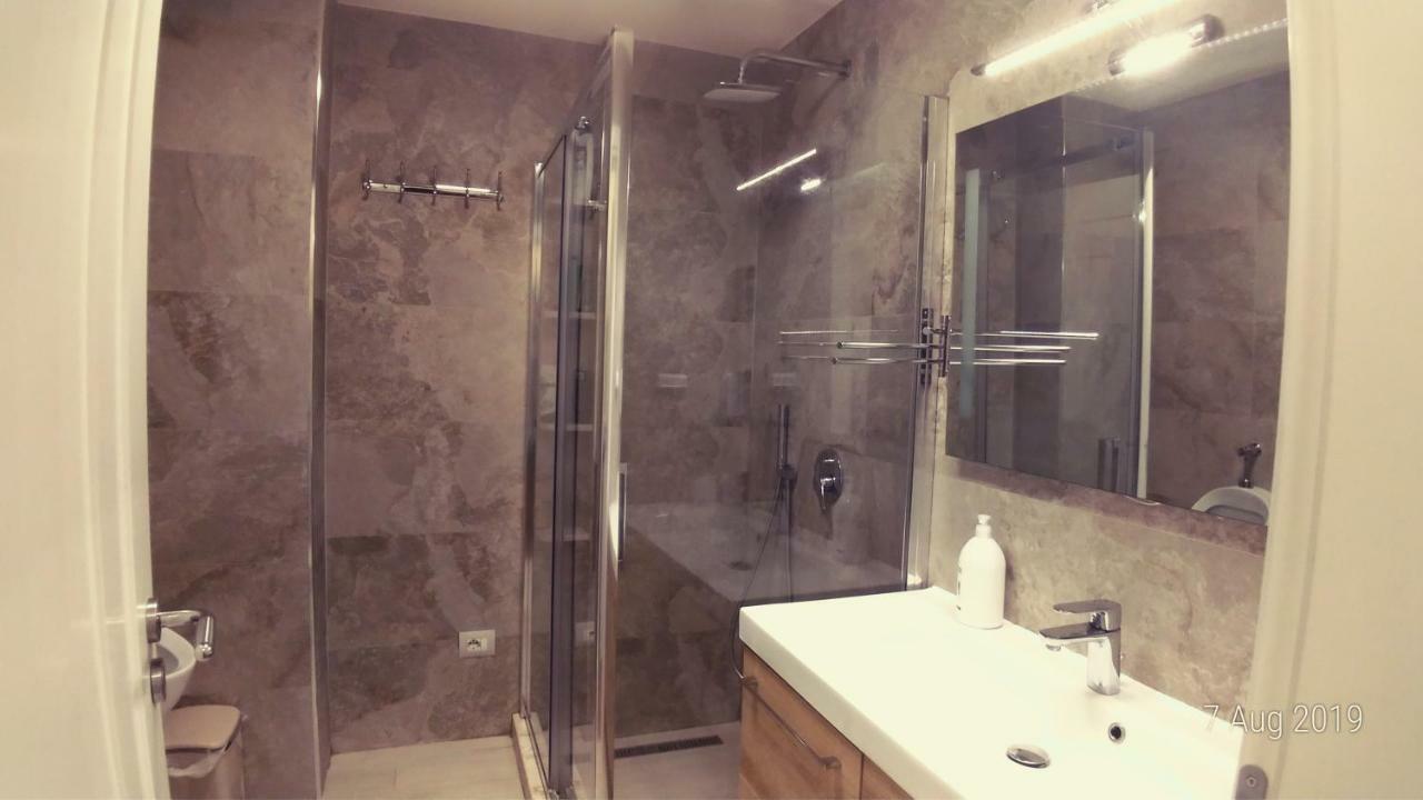 West Beach Apartment Durrës Exteriör bild